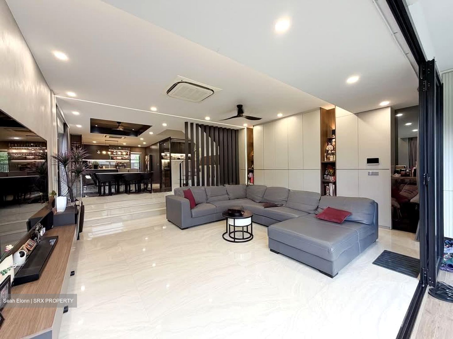 Parry Park (D19), Terrace #574192841